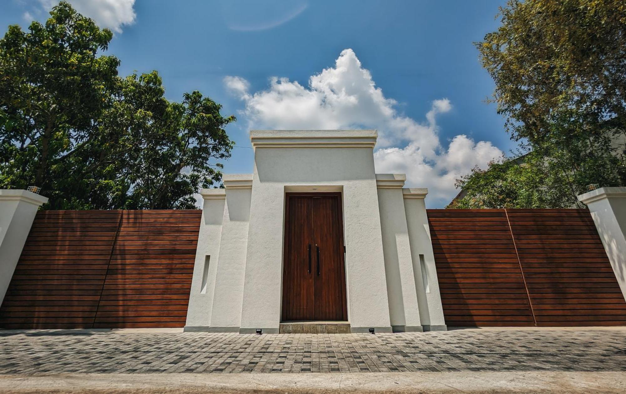 Livin Lush Luxury Retreat Hotel Anuradhapura Exterior photo