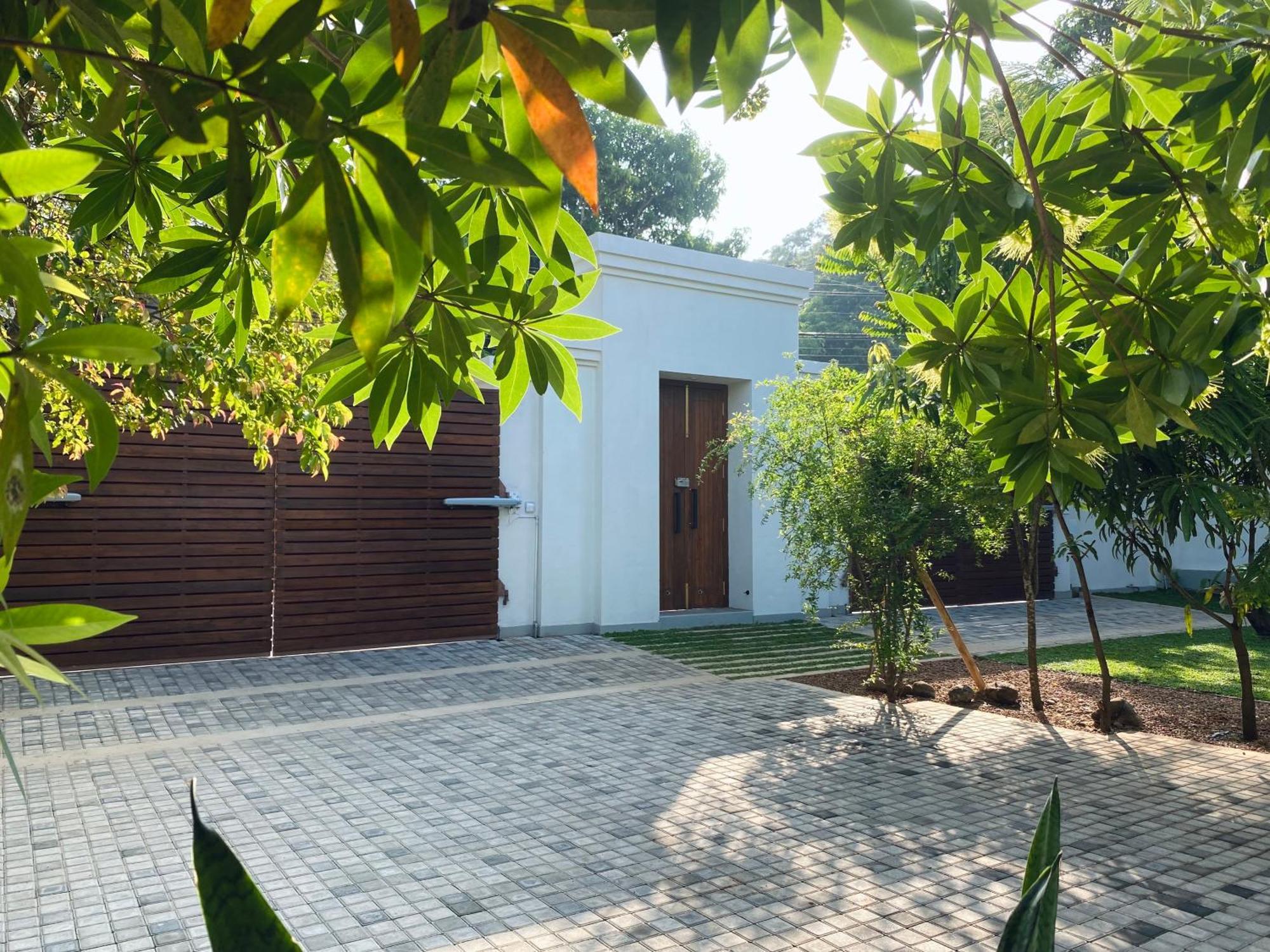 Livin Lush Luxury Retreat Hotel Anuradhapura Exterior photo